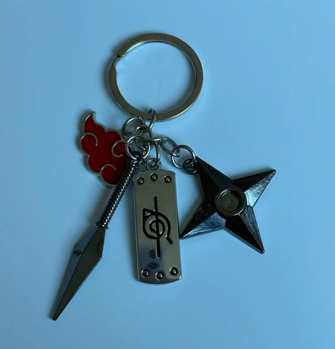 最低価格) ナルトキーホルダーアカツキイタチキーリングクナイサスケ